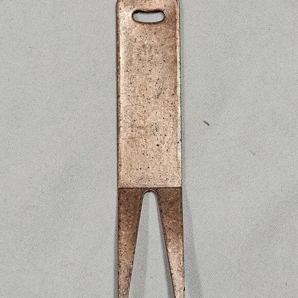 Vintage ISLETA EAGLE Golf Course Resort Brass Divot Tool Albuquerque, NM - Picture 2 of 3